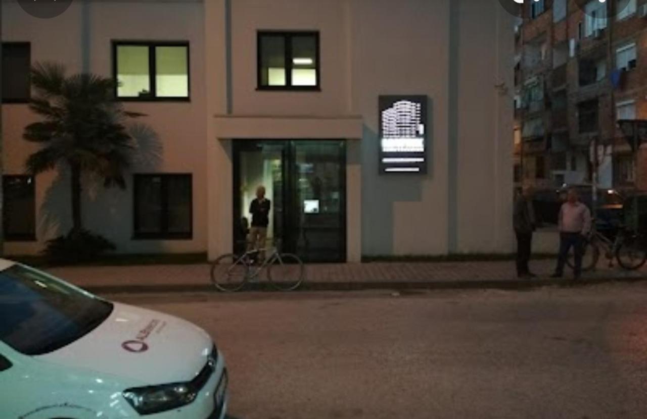 White Apartment Tirana Extérieur photo