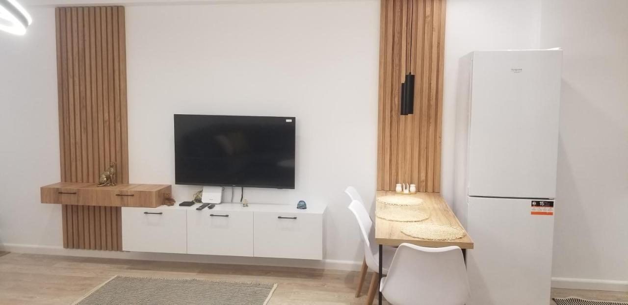 White Apartment Tirana Extérieur photo
