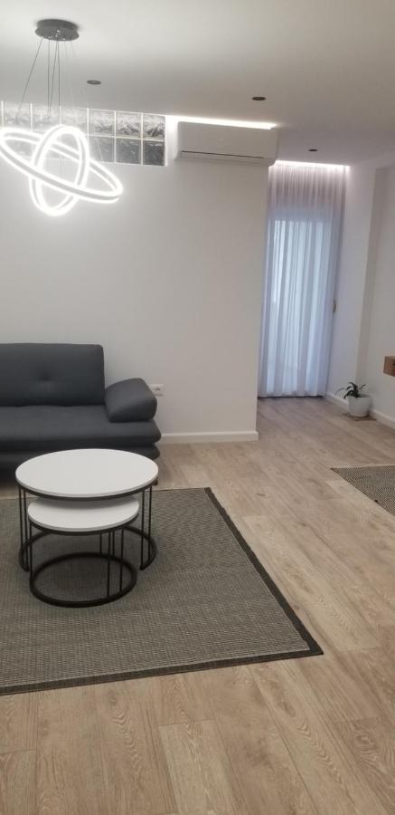White Apartment Tirana Extérieur photo