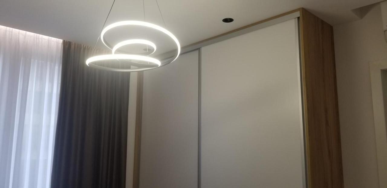 White Apartment Tirana Extérieur photo